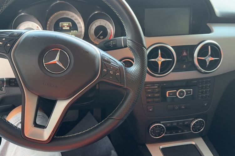 Used Mercedes-Benz GLK-Class 2013 GLK 300 4MATIC Dynamic Sunroof Model