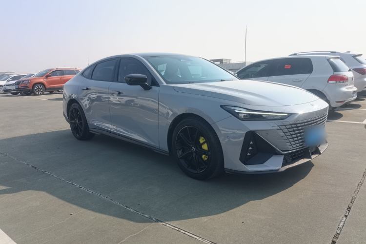 Used Changan UNI-V 2022 1.5T Smart Navigation Version
