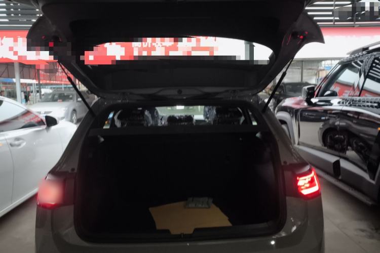 Used Volkswagen Golf 2025 300TSI R-Line
