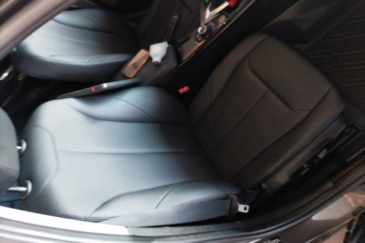 Used BMW 3 Series 2014 320Li Fashion Model
