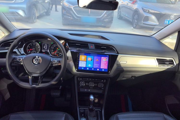 Used Volkswagen Touran 2016 Volkswagen Touran L 280TSI DSG Comfort Edition
