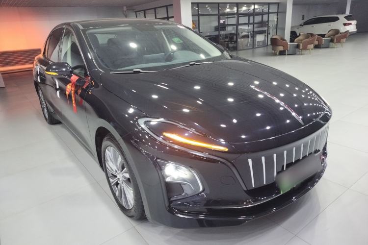 Used Hongqi E-QM5 2024 610 km PLUS

