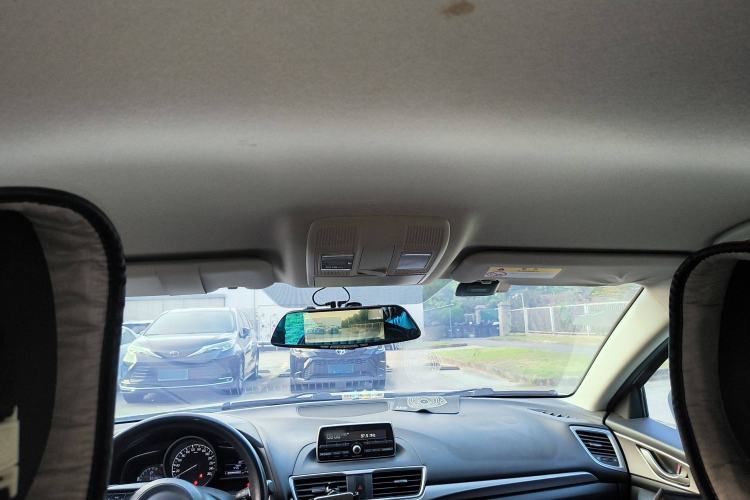 Used Mazda Mazda 3 Axela 2017 Sedan 1.5L Automatic Comfort Model Emission Standard China V
