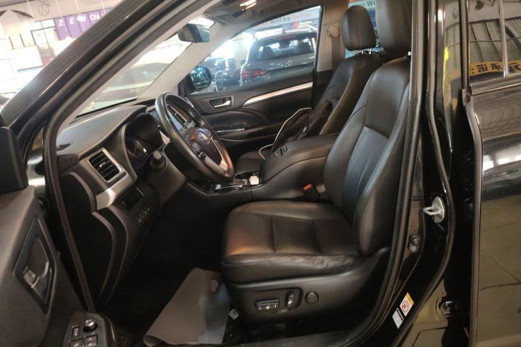 Used Toyota Highlander 2018 2.0T Four-Wheel Drive Prestige Version 7 Seats China V Emission Standard
