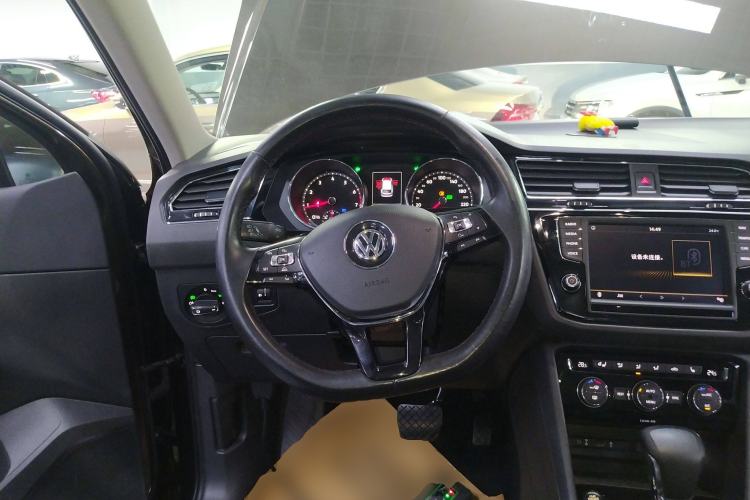 Used Volkswagen Tiguan L 2017 330TSI Automatic Two-Wheel Drive Luxury Edition