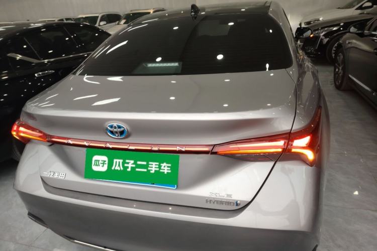Used Toyota Avalon 2019 Dual-Engine 2.5L XLE Prestige Version China VI Standard
