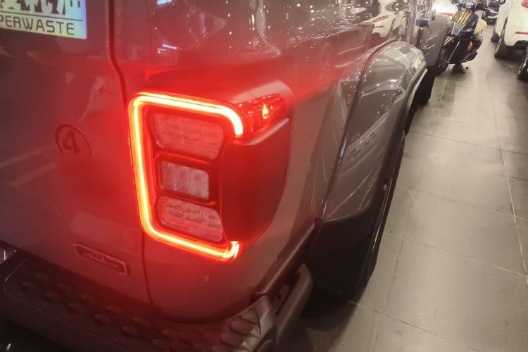 Used  Gladiator 2022 3.6L Pioneer Edition
