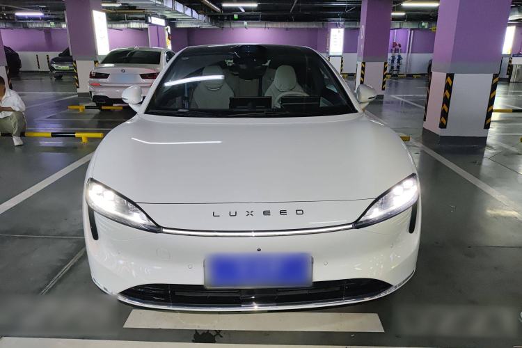 Used Hima Luxeed S7 2025 855 km Max
