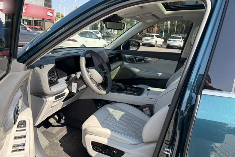 Used GAC Trumpchi GS8 2022 Dual-Engine Series 2.0TM Four-Wheel Drive Prestige Edition (6 Seats)
