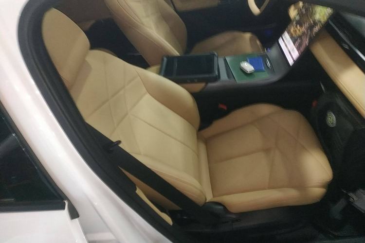 Used  L6 2024 125km PLUS Dragon Edition
