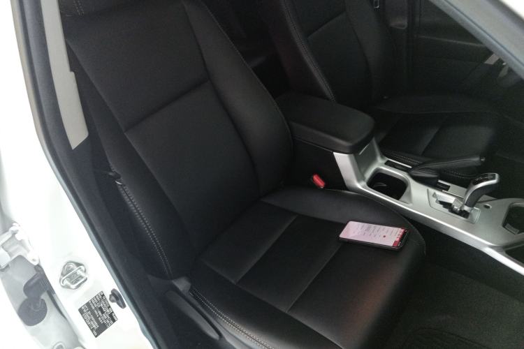 Used Toyota RAV4 2016 2.0L CVT Two-Wheel Drive Fashion Edition China V Standard
