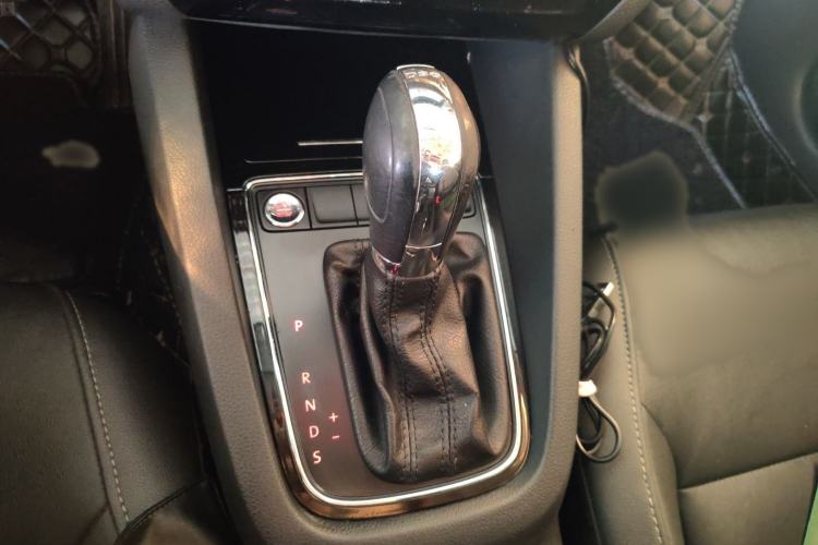 Used Volkswagen Sagitar 2017 230TSI Automatic Comfort Version
