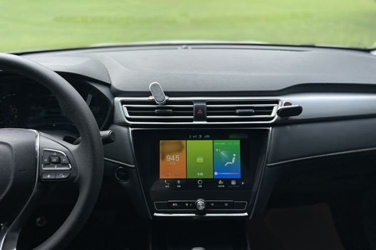 Used Roewe i5 2020 1.5L Automatic 4G Connect Luxury Flagship Edition
