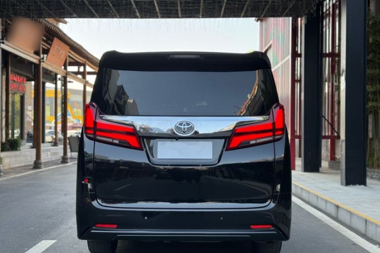 Used Toyota Alphard 2018 Revised Version 3.5L Premium Edition
