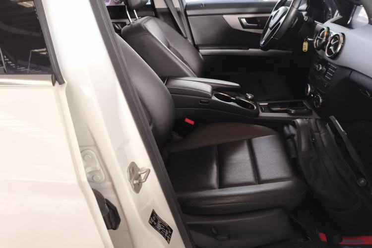 Used Mercedes-Benz GLK-Class 2013 GLK 300 4MATIC Dynamic Sunroof Model
