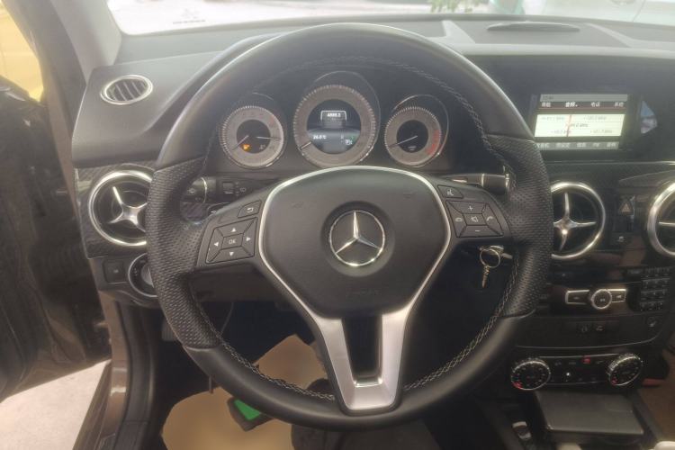 Used Mercedes-Benz GLK-Class 2013 GLK 300 4MATIC Dynamic Sunroof Model
