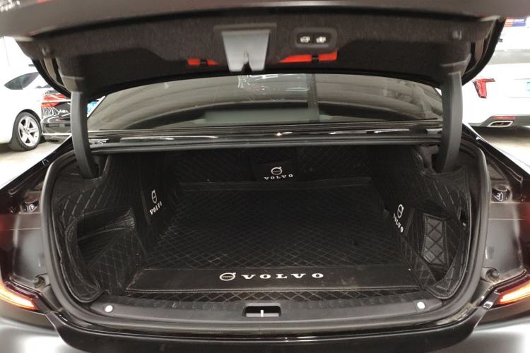 Used Volvo S90 2022 B5 Zhiyi Luxury Edition
