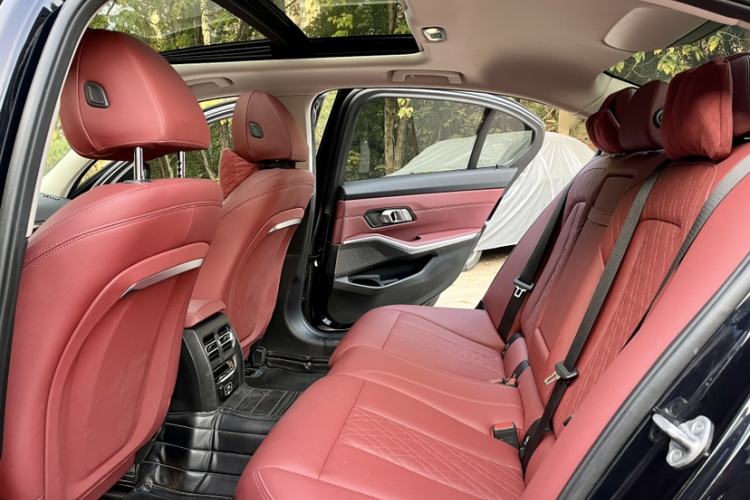 Used BMW i3 2023 eDrive 40 L Midnight Edition
