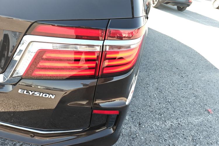 Used Honda Elysion 2016 2.4L Supreme Edition
