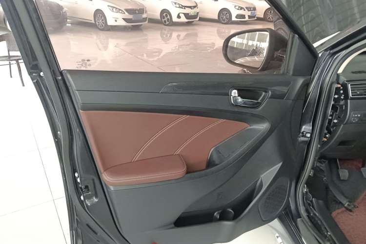 Used Dongfeng Fengon 580 2017 1.5T Manual Luxury Model
