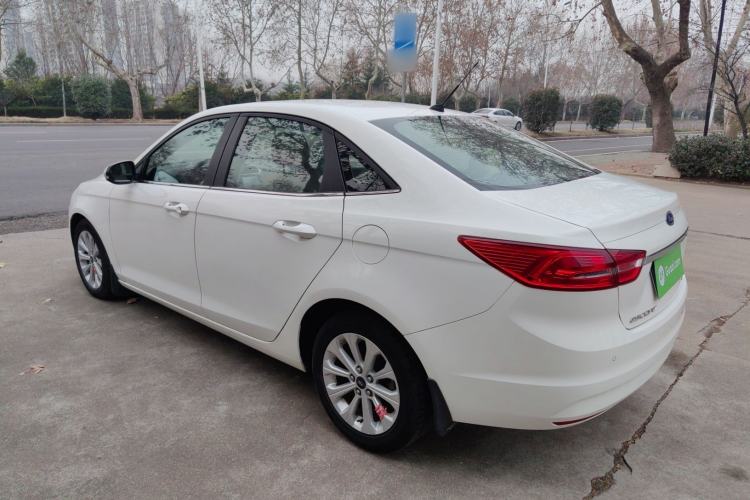 Used Ford Escort 2015 1.5L Automatic Fashion Model
