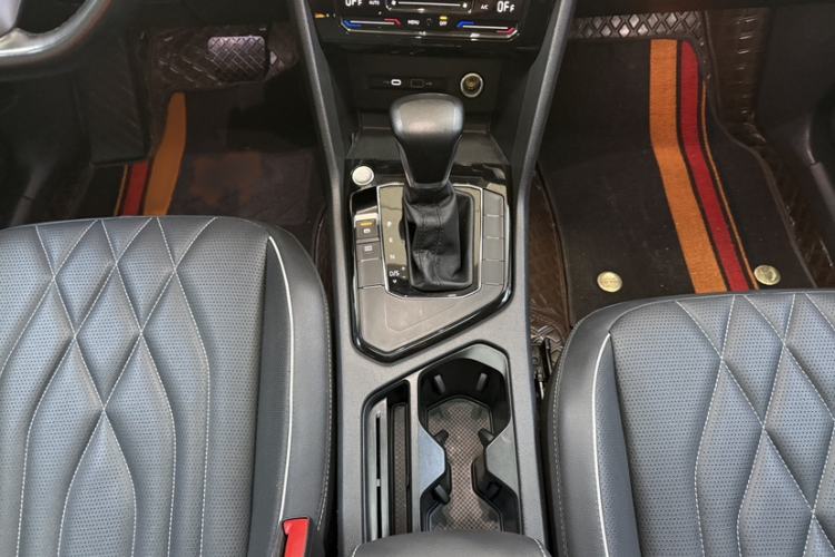 Used Volkswagen Tiguan L 2022 330TSI Automatic Two-Wheel Drive Smart Edition
