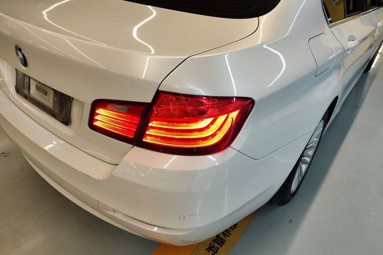 Used BMW 5 Series 2014 525Li Leading Model
