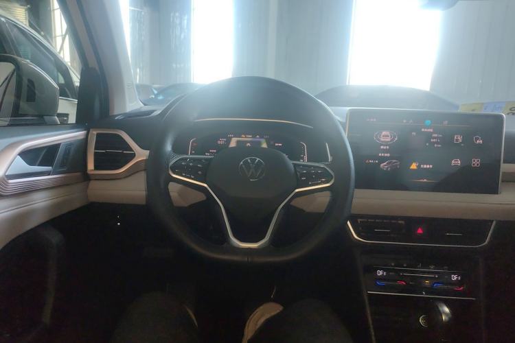 Used Volkswagen Tharu 2023 300TSI Two-Wheel-Drive Full Moon Edition