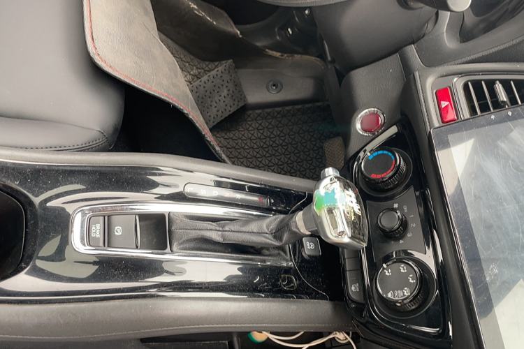 Used Honda Vezel 2017 1.8L CVT Front-Wheel Drive Pioneer Edition
