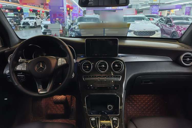 Used Mercedes-Benz GLC 2017 GLC 260 4MATIC Dynamic Edition
