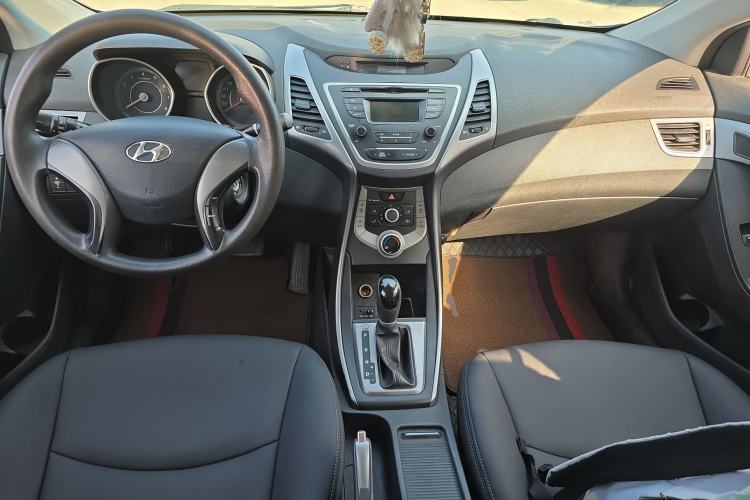 Used Hyundai Elantra 2016 1.6L Automatic Smart Version
