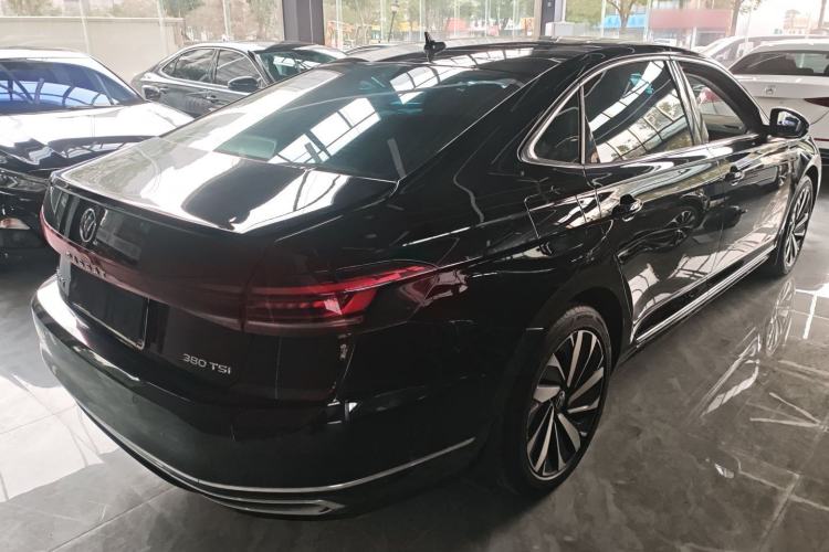 Used Volkswagen Passat 2024 380TSI Dragon Edition
