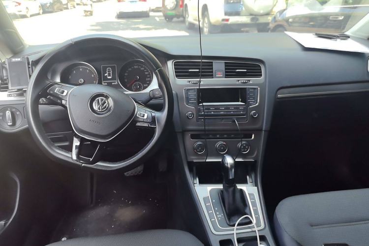 Used Volkswagen Golf 2015 1.6L Automatic Comfort Model
