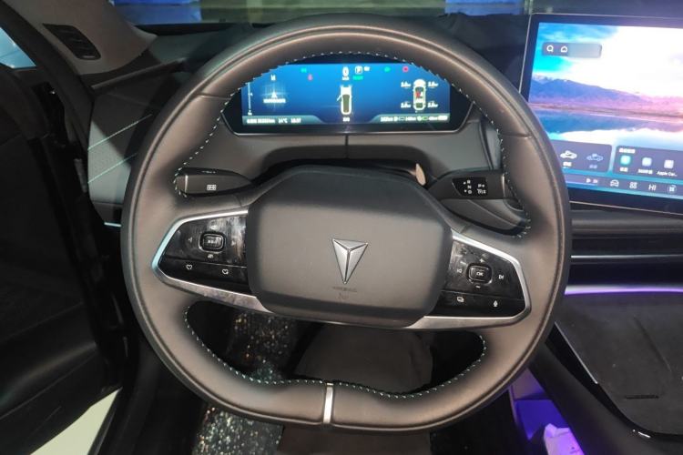 Used  SL03 2023 200Max Range-Extended Version
