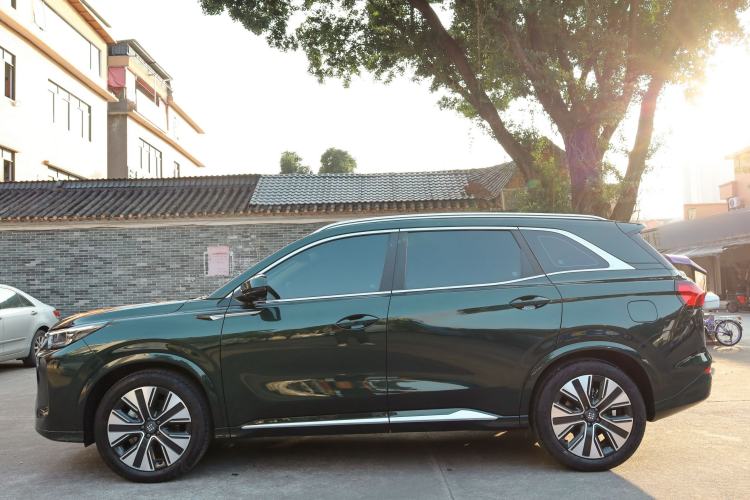 Used  E5 PLUS 2025 165 km Long-Range Travel Custom Edition 7 Seats
