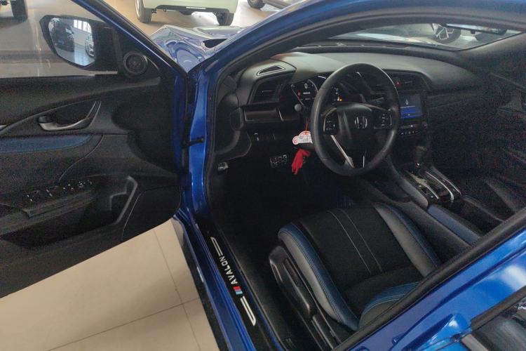 Used Honda Civic 2021 HATCHBACK 220TURBO CVT Trendy Cool Edition
