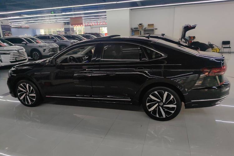 Used Volkswagen Passat 2023 Revised 380TSI Luxury Edition

