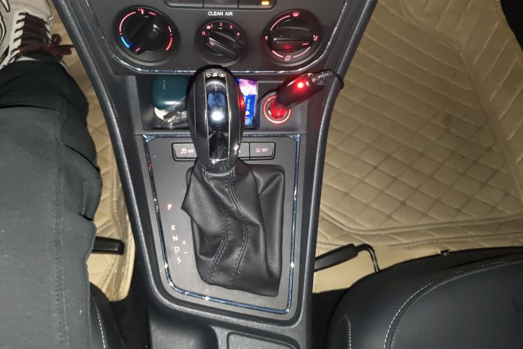 Used Volkswagen Gran Lavida 2015 230TSI DSG Comfort Edition