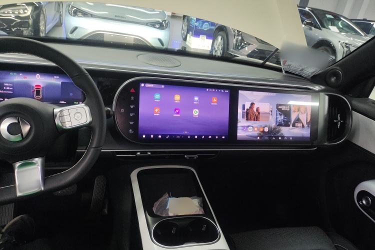 Used  #5 2025 Ultra-Long Range Luxury Four-Wheel Drive Edition