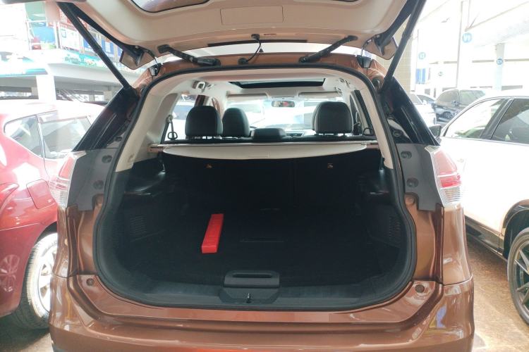 Used Nissan X-Trail 2014 2.5L CVT Luxury Edition 4WD
