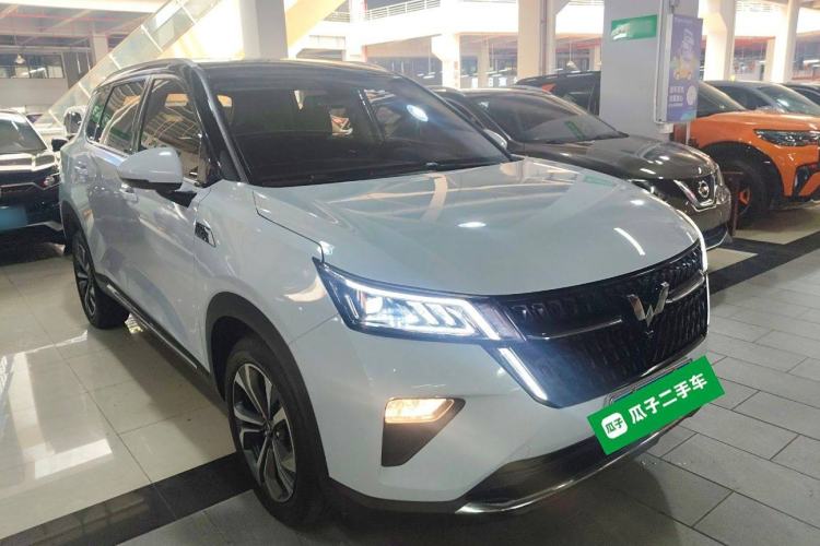 Used Wuling Asta 2022 2.0L DHT Electric-Speed Version
