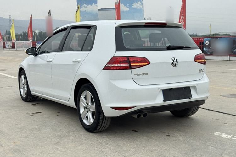 Used Volkswagen Golf 2016 230TSI Automatic Comfort Version
