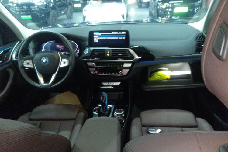 Used BMW iX3 2021 Updated Leading Edition
