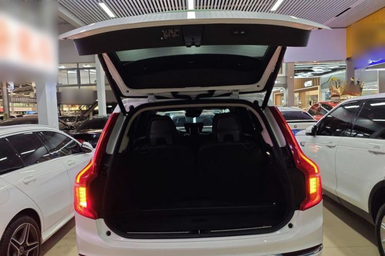 Used Volvo XC90 2019 T6 Zhiyi Edition 7-Seater China VI Standard
