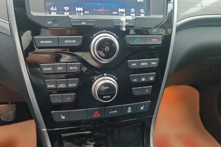 Used Haval H2 2016 Red-Label 1.5T Manual Two-Wheel Drive Luxury Model
