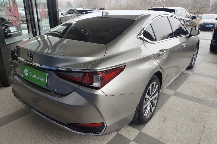 Used Lexus ES 2018 260 Excellence Edition China V Standard
