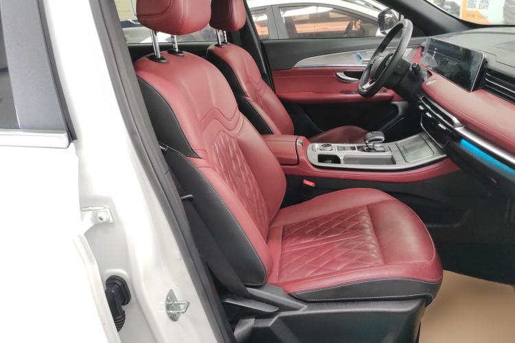 Used JETOUR X70 PLUS 2023 1.5T DCT Brave PLUS 5-Seater
