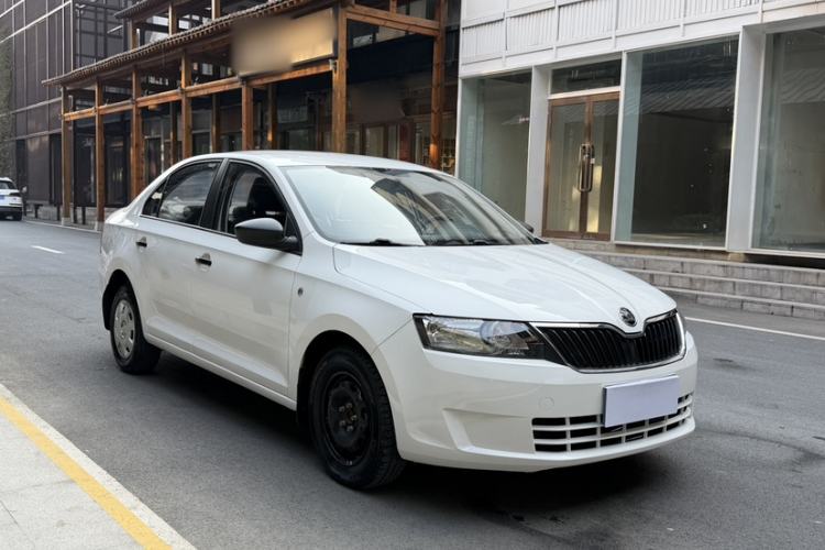 Used Skoda Rapid 2016 1.6L Manual Front-Wheel-Drive Version

