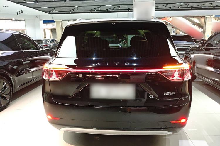 Used Hima AITO M9 2024 Range-Extended Ultra Version 52 kWh 5-Seater Model
