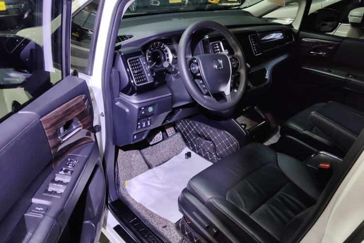 Used Honda Elysion 2016 2.4L Luxury Edition
